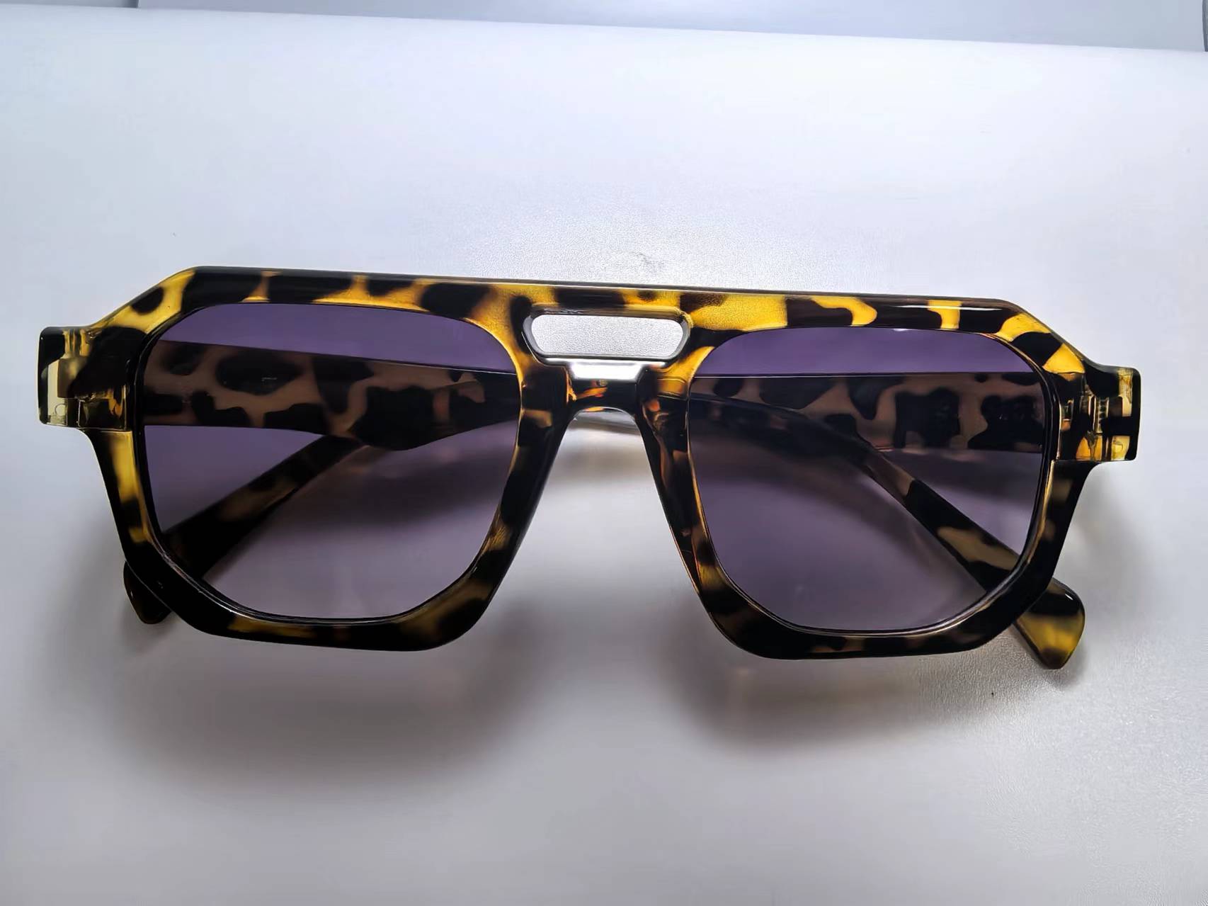 Essique Tortoise Wayfarers Sunglasses S54-1