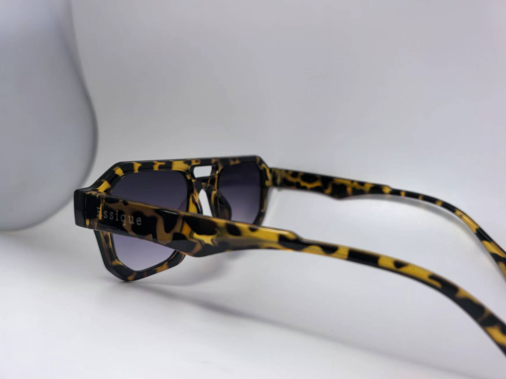 Essique Tortoise Wayfarers Sunglasses S54-1